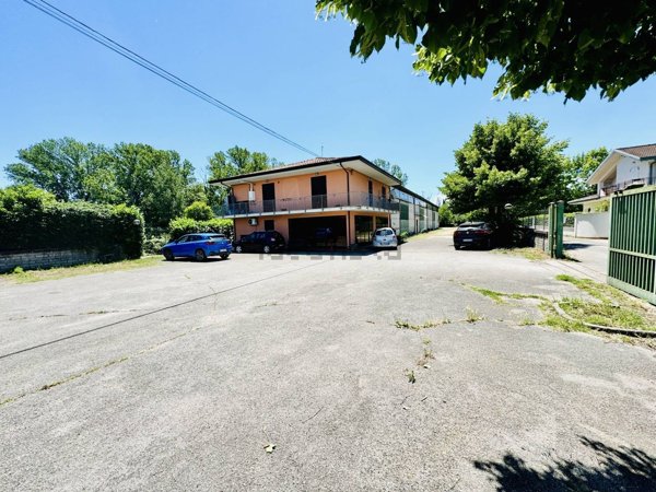 locale commerciale in vendita ad Alatri