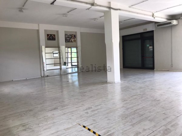 locale commerciale in vendita ad Alatri