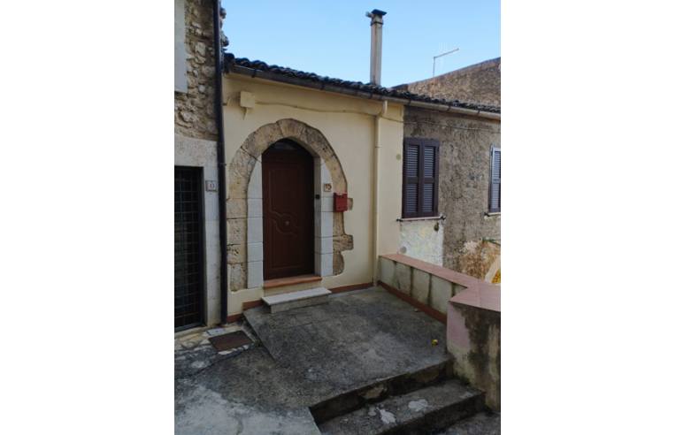 casa indipendente in vendita ad Alatri