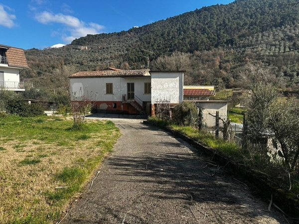 casale in vendita ad Alatri
