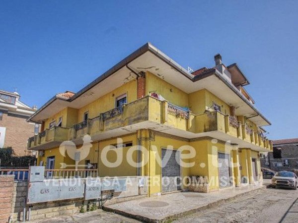 appartamento in vendita ad Alatri in zona Tecchiena