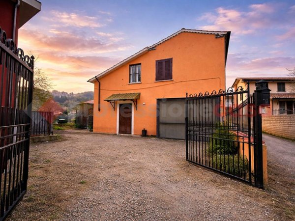 casa indipendente in vendita ad Alatri