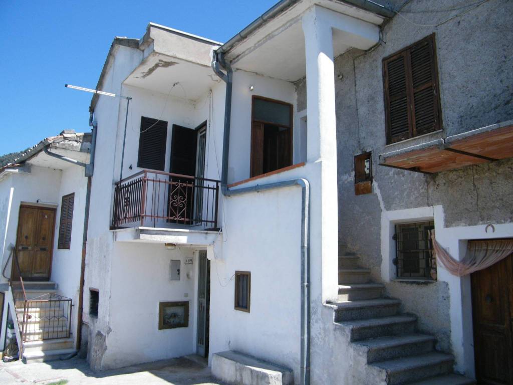 casa indipendente in vendita ad Alatri