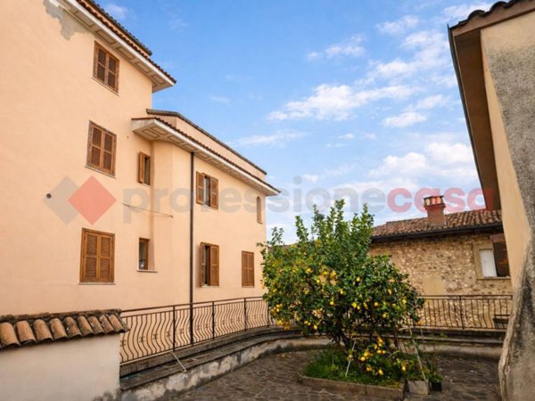 intera palazzina in vendita ad Alatri