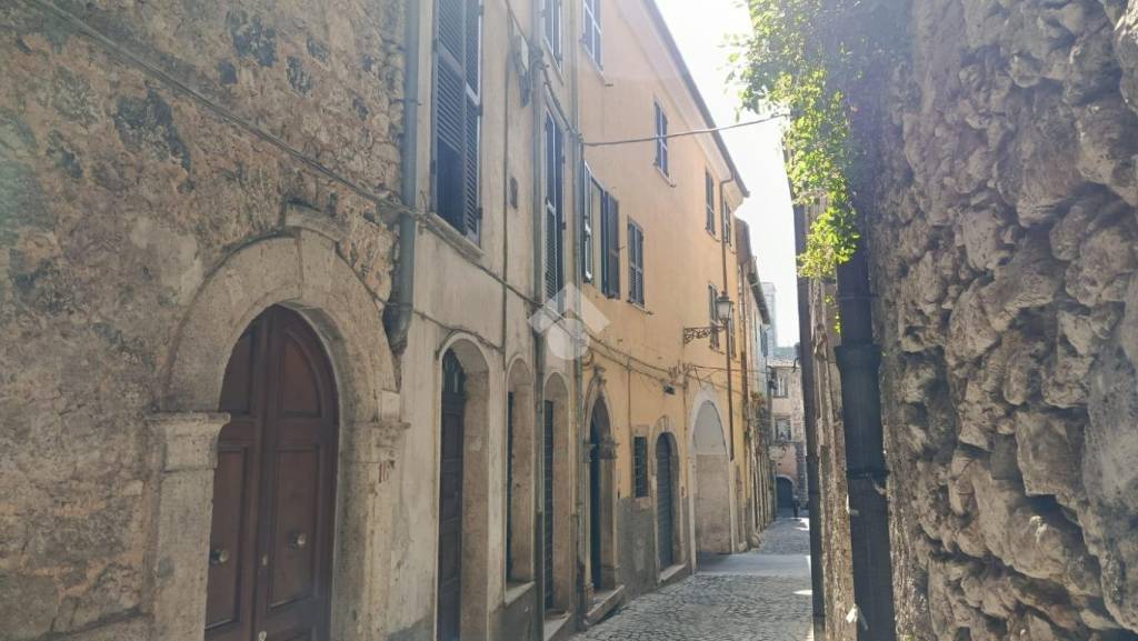 casa indipendente in vendita ad Alatri
