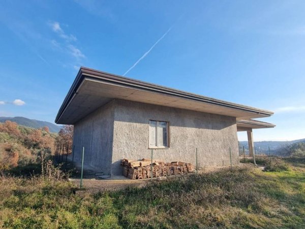 casa indipendente in vendita ad Alatri