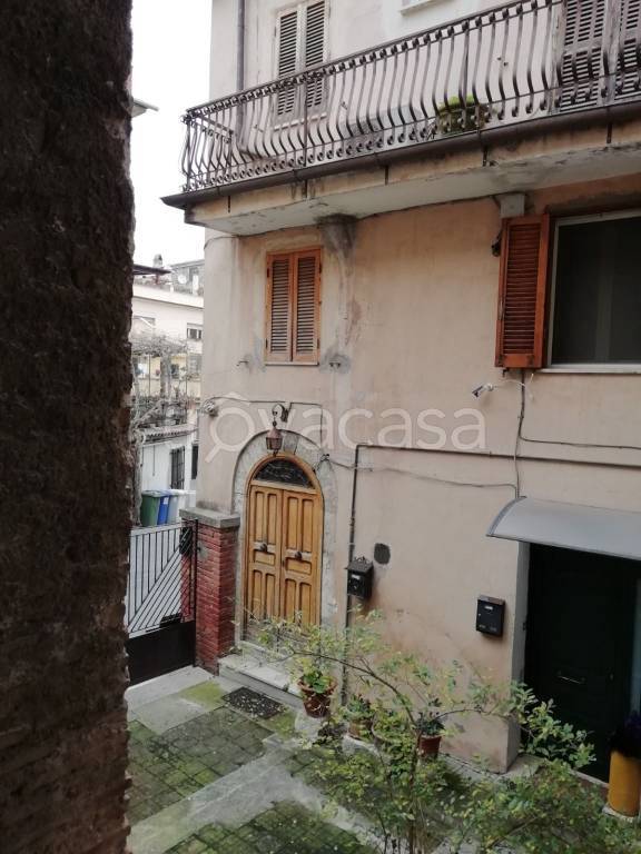 appartamento in vendita ad Alatri in zona Tecchiena