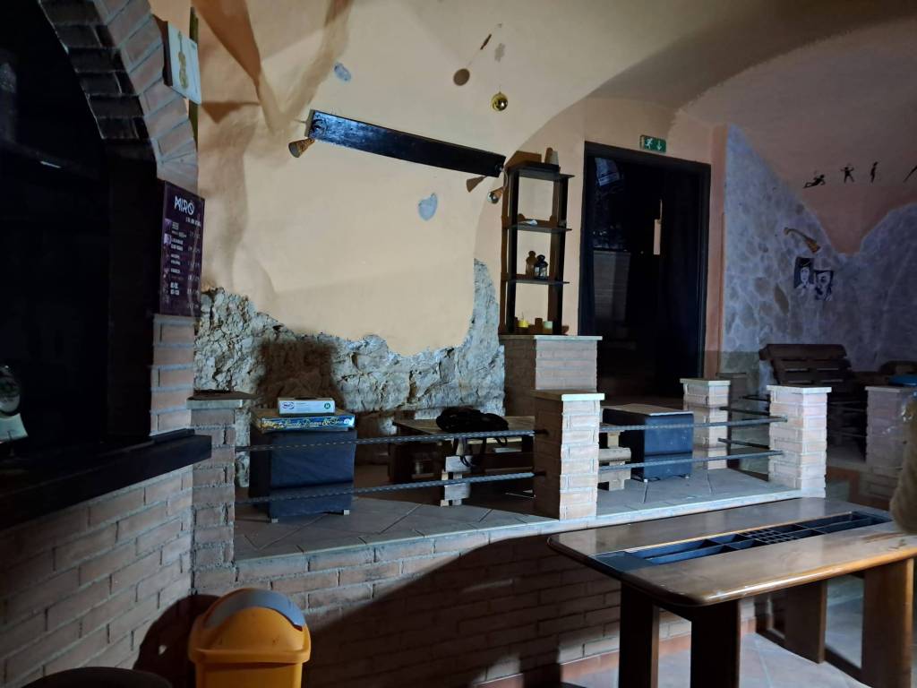 locale commerciale in vendita ad Alatri