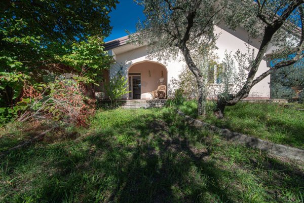 casa indipendente in vendita ad Alatri