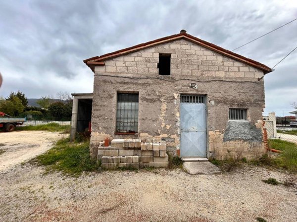 casa indipendente in vendita ad Alatri