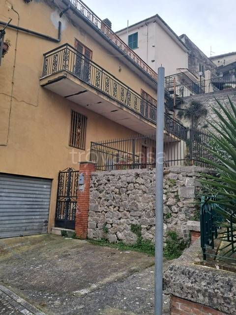 casa indipendente in vendita ad Alatri