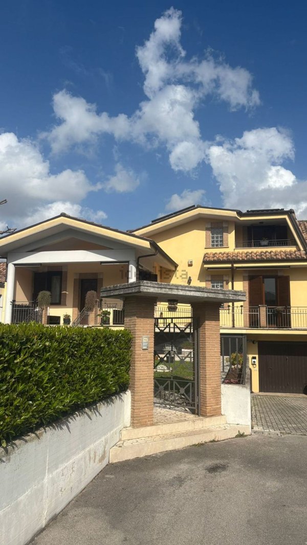 casa indipendente in vendita ad Alatri