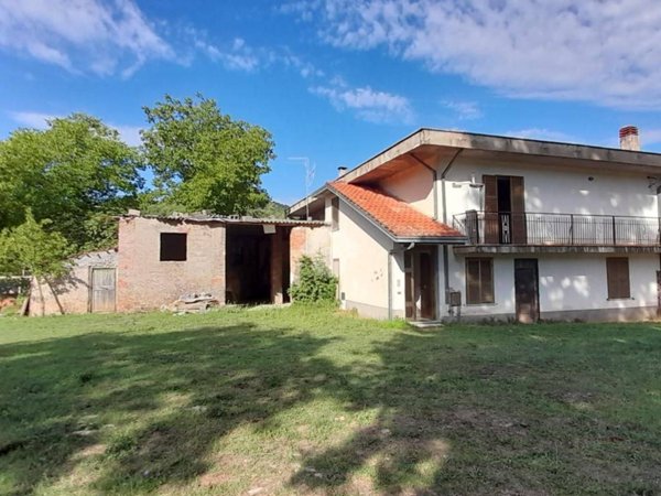 casa indipendente in vendita ad Alatri
