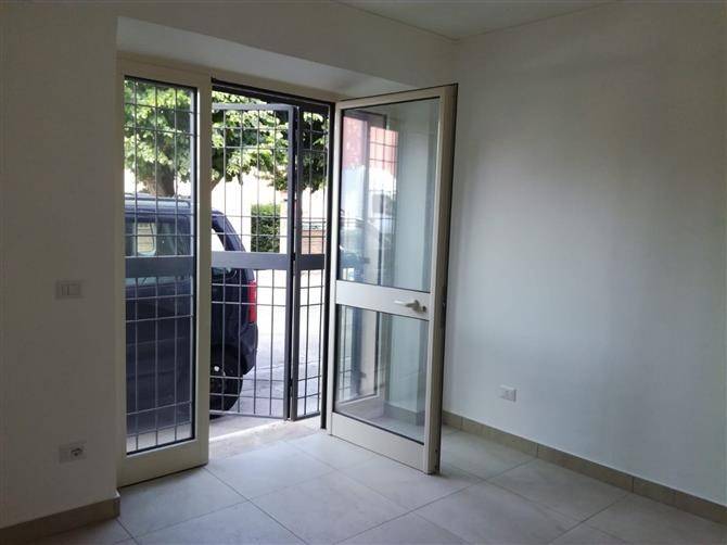 negozio in vendita ad Alatri