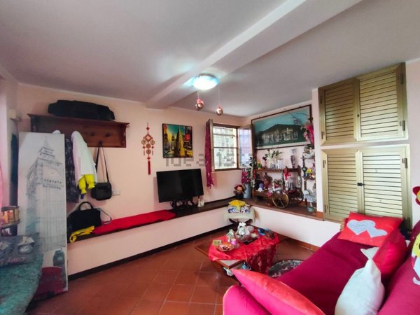 casa indipendente in vendita ad Alatri in zona Tecchiena