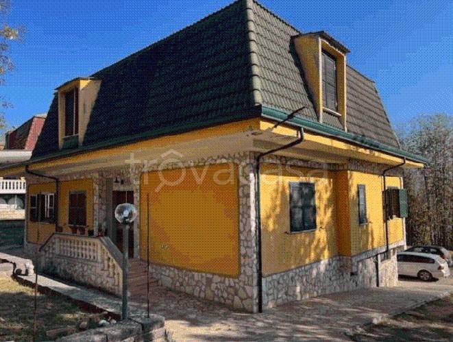 casa indipendente in vendita ad Alatri