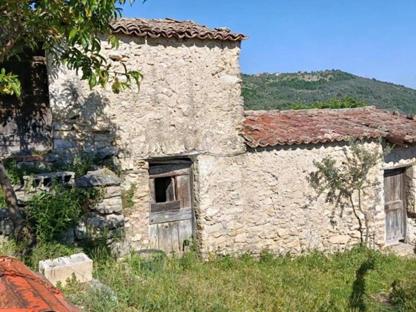casa indipendente in vendita ad Alatri