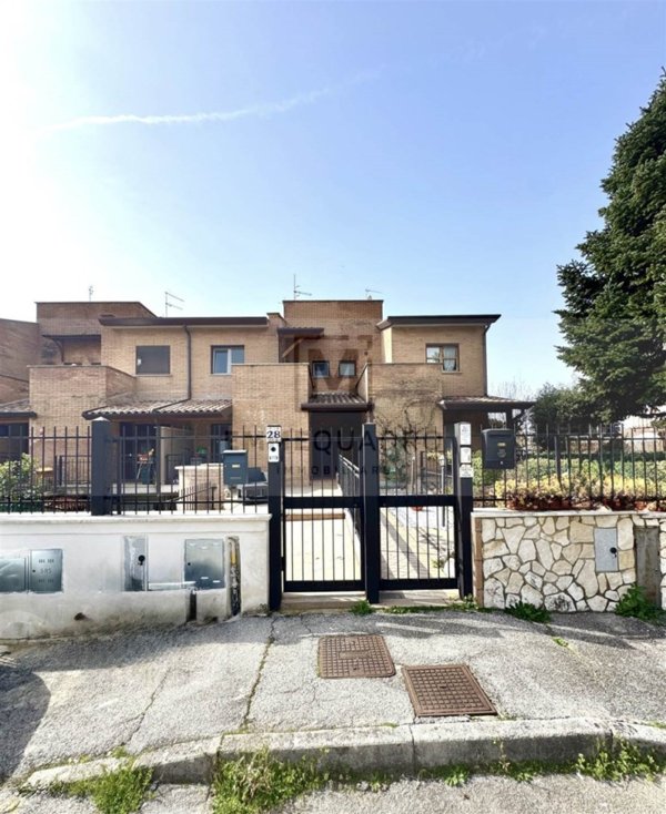 casa indipendente in vendita ad Alatri