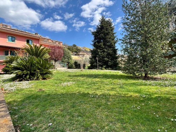 casa indipendente in vendita ad Alatri