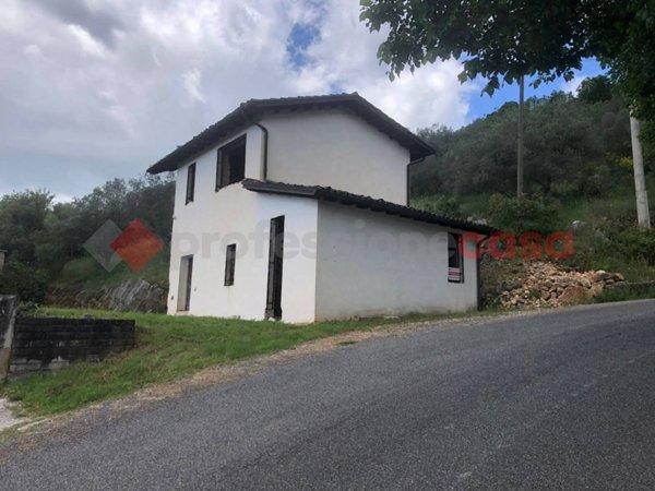 casa indipendente in vendita ad Alatri