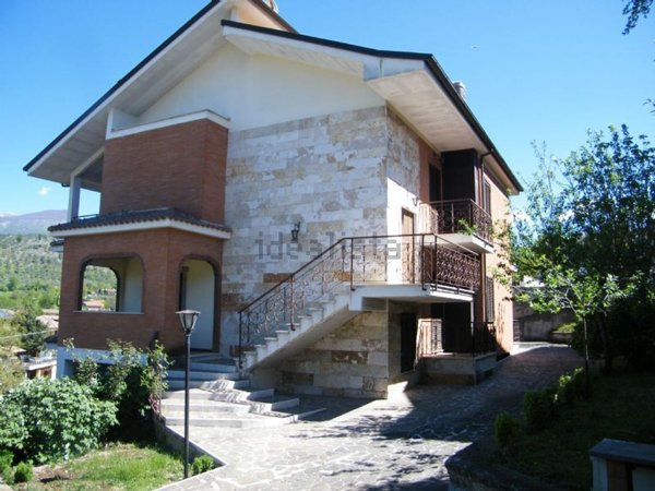 casa indipendente in vendita ad Alatri