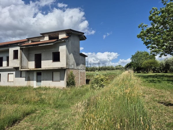 casa indipendente in vendita ad Alatri