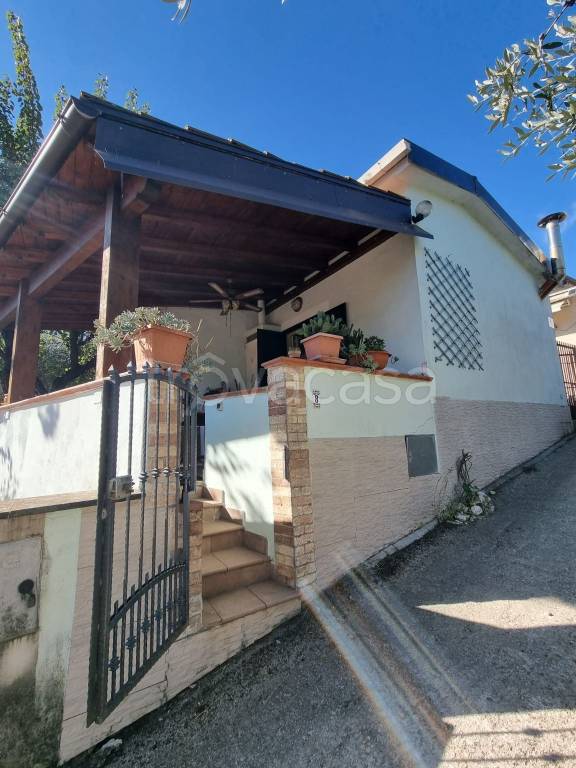 casa indipendente in vendita ad Alatri