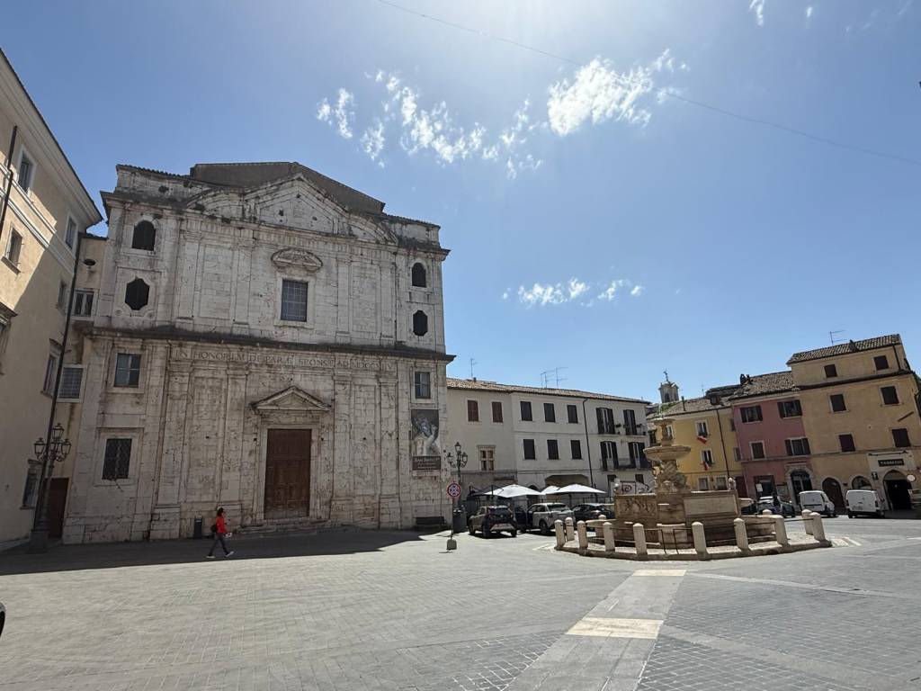intera palazzina in vendita ad Alatri