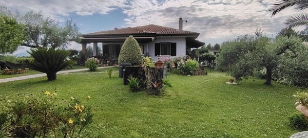 casa indipendente in vendita ad Alatri