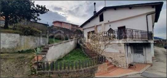 casa indipendente in vendita ad Alatri in zona Basciano