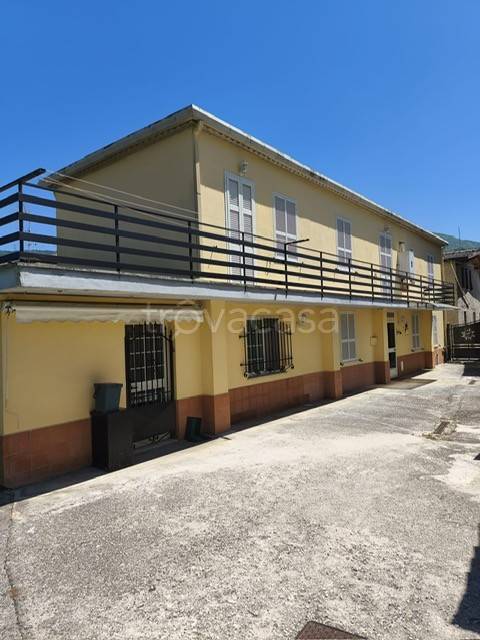 casa indipendente in vendita ad Alatri in zona Basciano