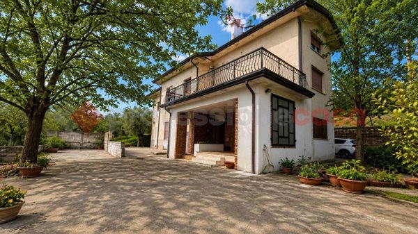 casa indipendente in vendita ad Alatri
