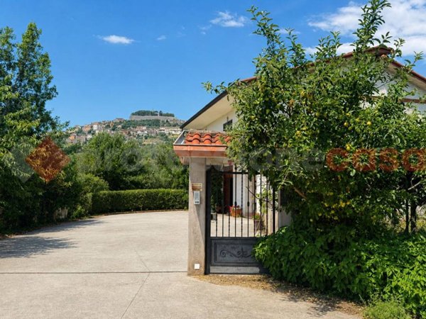 casa indipendente in vendita ad Alatri