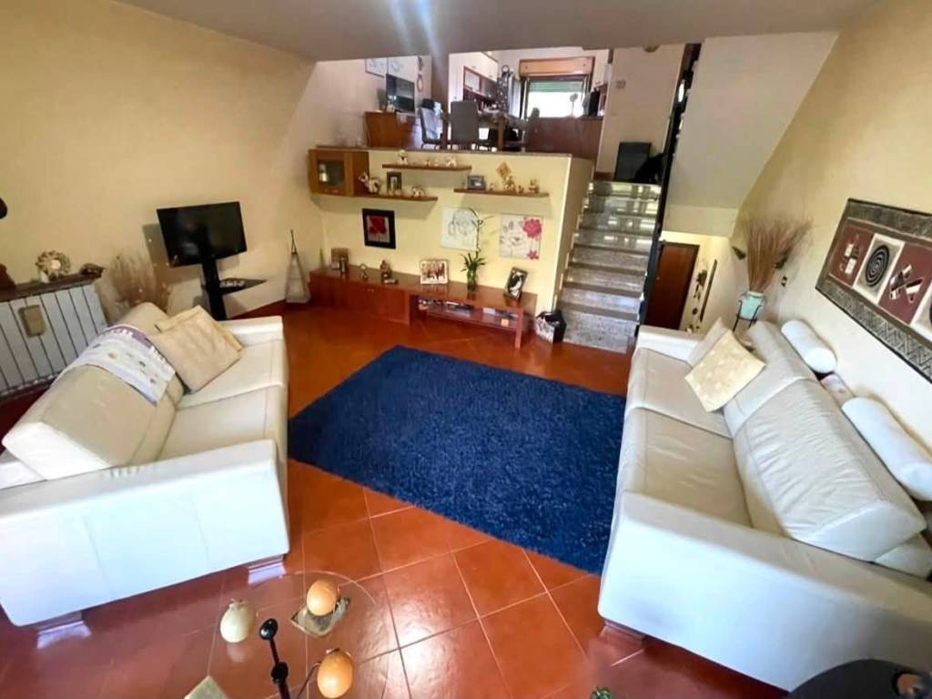casa indipendente in vendita ad Alatri