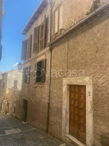 casa indipendente in vendita ad Alatri