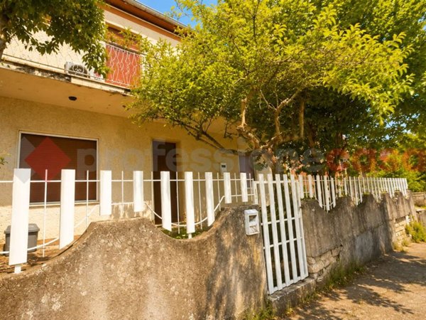 casa indipendente in vendita ad Alatri