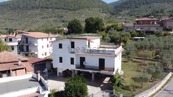 casa indipendente in vendita ad Alatri