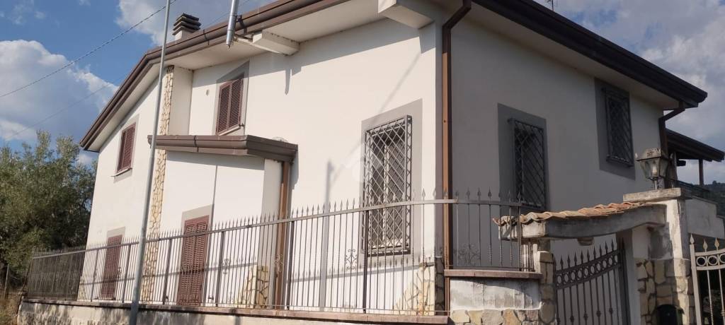 casa indipendente in vendita ad Alatri