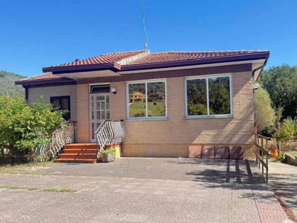 casa indipendente in vendita ad Alatri