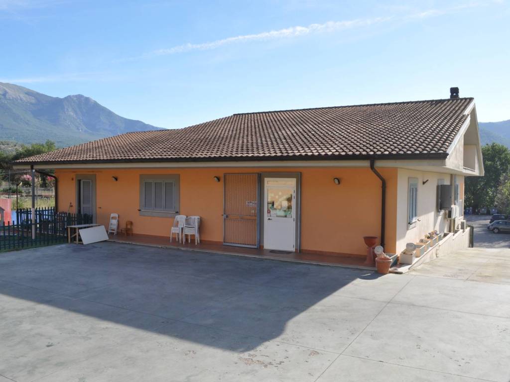 casa indipendente in vendita ad Alatri