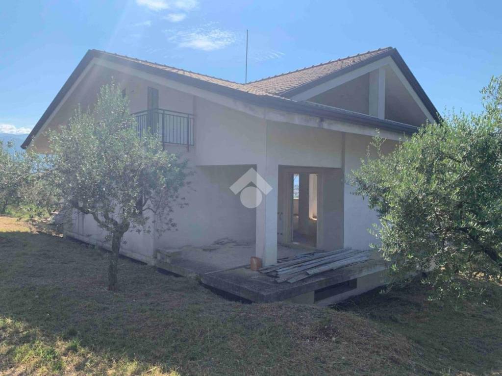 casa indipendente in vendita ad Alatri
