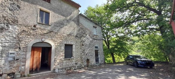 casa indipendente in vendita ad Alatri