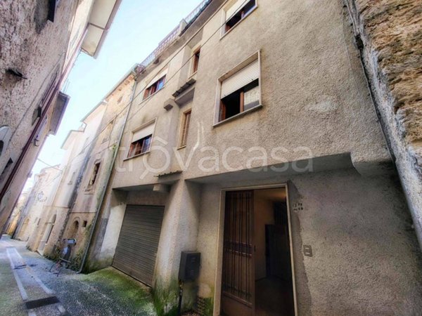 appartamento in vendita ad Alvito in zona Castello