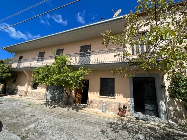 casa indipendente in vendita ad Alvito