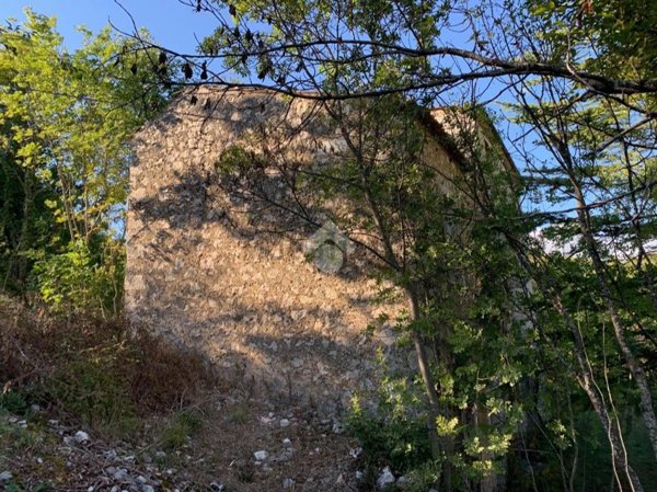quadrivano in vendita ad Alvito in zona Castello