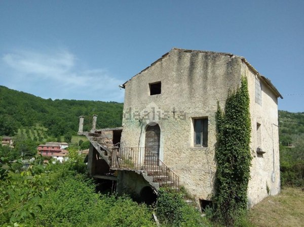 appartamento in vendita ad Alvito in zona Sant'Onofrio