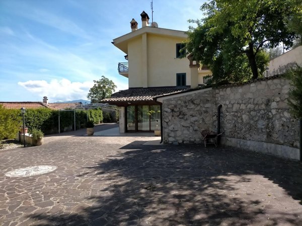 appartamento in vendita ad Alvito in zona Sant'Onofrio