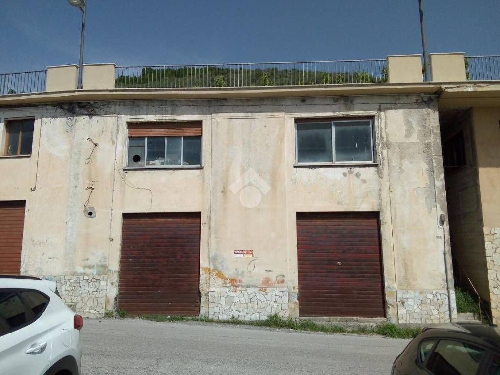 locale commerciale in vendita ad Alvito