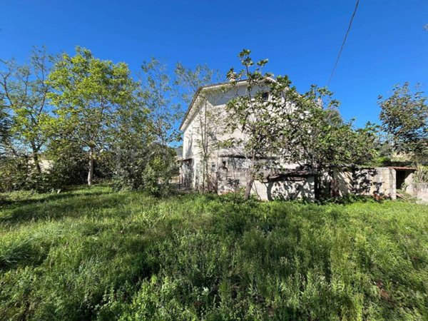casa indipendente in vendita ad Alvito