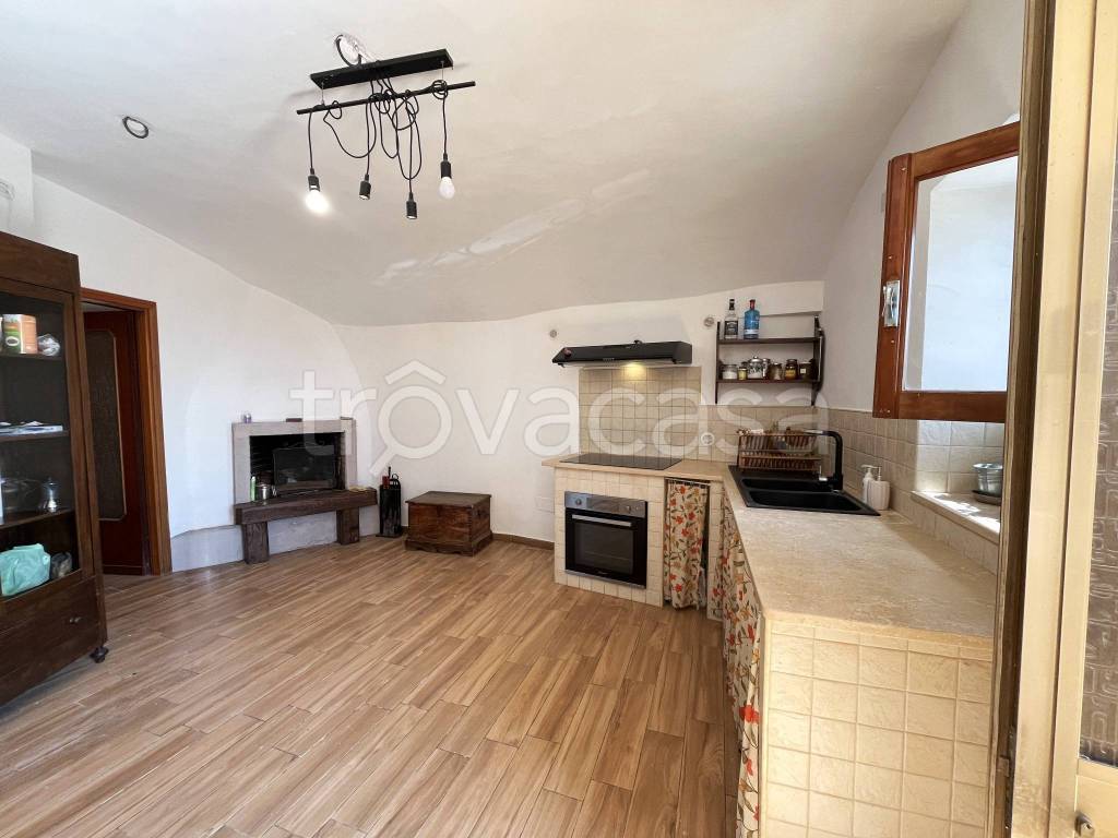 casa indipendente in vendita ad Alvito in zona Castello